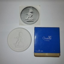 Vintage 1976 Goebel Collectors&#39; Club Member White Medallion w/Note and Box - £13.32 GBP