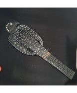 Antica figura in pietra di clorite nera della civiltà Jiroft di uccellino mis...