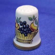 Crown Staffs Made England Porcelain Thimble Fruit Basket Bone China Sewing - €8,32 EUR