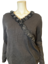 Cyrus Women&#39;s V-Neck Sweater with Rosette Trim Black, Fits L - $267.29 MXN