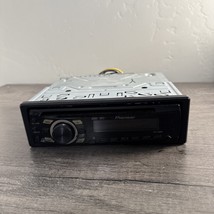 Pioneer DEH-1300MP In-Dash AM/FM Radio CD Player Aux Receiver - $396.28 MXN