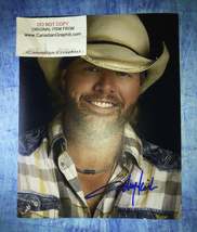 Toby Keith Hand Signed Autograph 8x10 Photo COA - £198.44 GBP