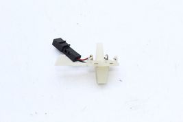 97-04 PORSCHE BOXSTER FRONT LEFT OR RIGHT SIDE SUNVISOR MOUNT PLATE U0229 image 6