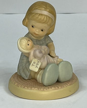 Enesco Memories of Yesterday Wrapped In Love And Happiness 602930 - £7.66 GBP