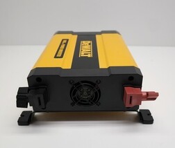 DEWALT DXAEPI1000 Power Inverter 1000W image 5