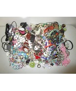 HUGE Lot of 130+pcs Little Girls Jewelry Play Dress up Necklaces Rings Earrings - $24.32 CAD