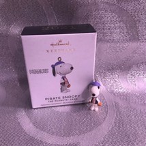 Hallmark 2021 The Peanuts Gang Pirate Snoopy Halloween Miniature Charm Ornament - £14.39 GBP