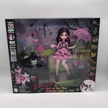 Monster High Draculaura Bite In The Park Playset &amp; Doll Pets Dog Cat Brand New - £35.91 GBP