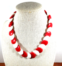 VintageFUN ACRYLIC Red and White 18&quot; Necklace - £11.83 GBP