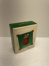 2002 Hallmark Keepsake Miniature Ornament ~ A Gift For Gardening - £7.87 GBP