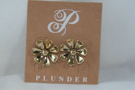 Plunder Earrings (New) Floral Stud Earrings Set In Gold - .75&quot; Stud (Ppe) - £12.59 GBP