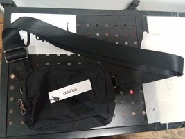 Ododos Cross Body Bag NWT. 420 JS - $16.49