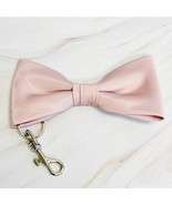Perfect Shape Bow Key Chain Bag Charm Pink - $345.05 MXN