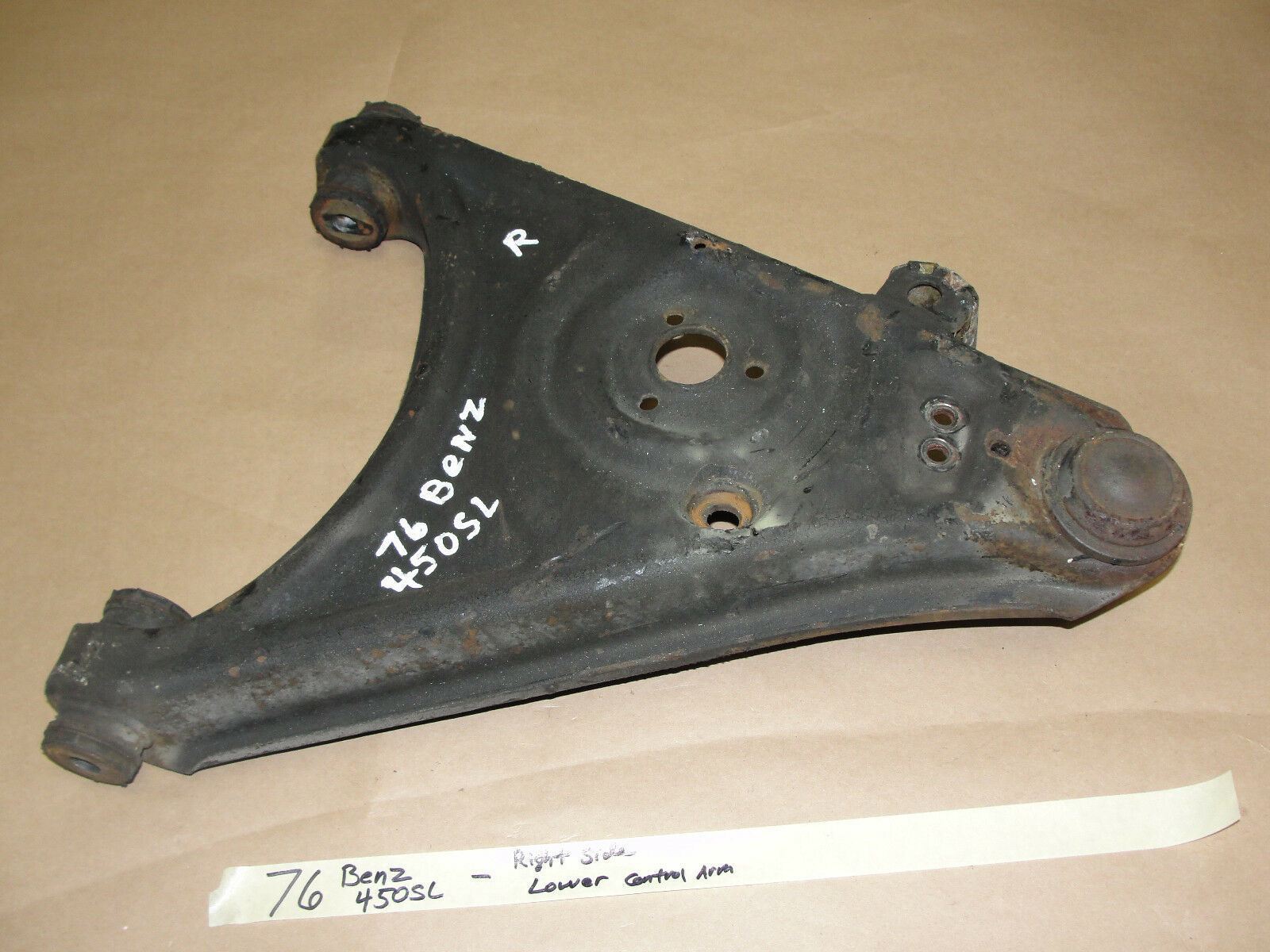 OEM 76 Mercedes 450SL 107 RIGHT FRONT SUSPENSION LOWER CONTROL ARM A FRAME - $49.49