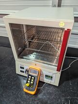 Boekel 136400 Shake N&#39; Bake Hybridization Oven / Slightly Erratic Readout - $445.50