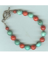 Turquoise and Coral Beads in Bracelet with Sterling Toggle Clasp - €19,11 EUR