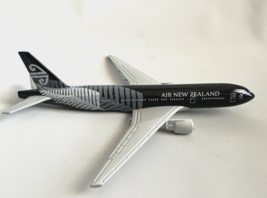 Air New Zealand B777 Airplane Model Diecast Plane 16cm Airliner Collection 1/400 - £21.57 GBP