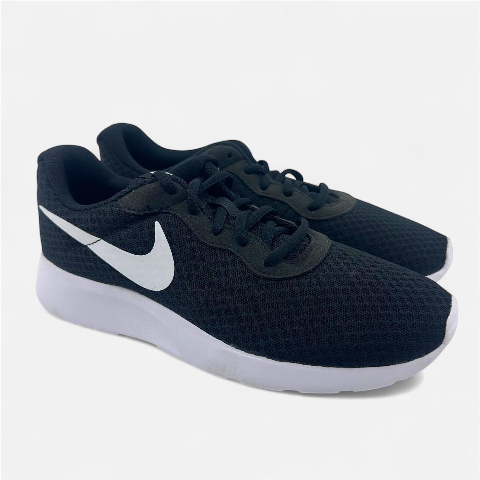 Nike Tanjun Black White Womens Size 8.5 Athletic Sneaker - $34.95