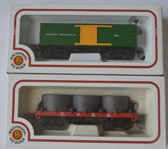 Bachmann HO 34&#39; Old Time freight cars Central Pacific R.R.pair - £19.22 GBP