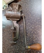 Vintage P S &amp; W Table Mount Meat Grinder Wood Handle - $470.22 MXN