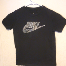 Boys Nike  Short Sleeve T-Shirt sz S Black - £6.15 GBP