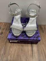 Chelsea Moreland Women Size 9M Silver Strappy Wedge Heel  Shoes - £14.38 GBP