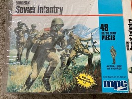 MPC MODERN Soviet Infantry    7938 - $19.00
