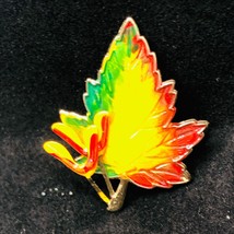 Gold Tone Delicate Autumn Leaf Shaped Pin Brooch - £6.14 GBP