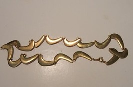 Vintage Gold Tone Necklace Check Swoosh Shape  - £20.13 GBP