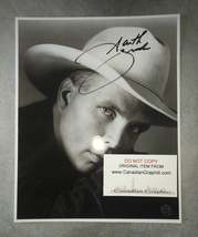 Garth Brooks Hand Signed Autograph 8x10 Photo - $160.00