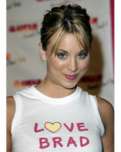 KALEY CUOCO &#39;I LOVE BRAD&#39; T SHIRT 8X10 COLOR PHOTO - €8,46 EUR