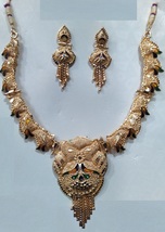 Traditional Indian Jewelry Golden Necklace Set Design -2 - £12.39 GBP