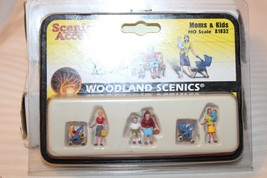 HO Scale Woodland Scenics, Moms And Kids Figurine Set #A1832 BNOS - £17.58 GBP