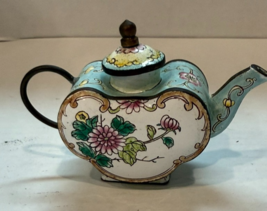 Vintage Mini Enamel Teapot Heart Shaped Floral - $378.90 MXN