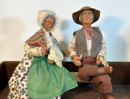 Santons de Provence Figurine Old Couple Siting on Bench Formal Scene Life - £54.99 GBP