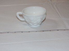 Westmoreland Milk Glass coffee tea cup Grape Vine design white Vintage 3 5/8&quot;~ - £10.27 GBP