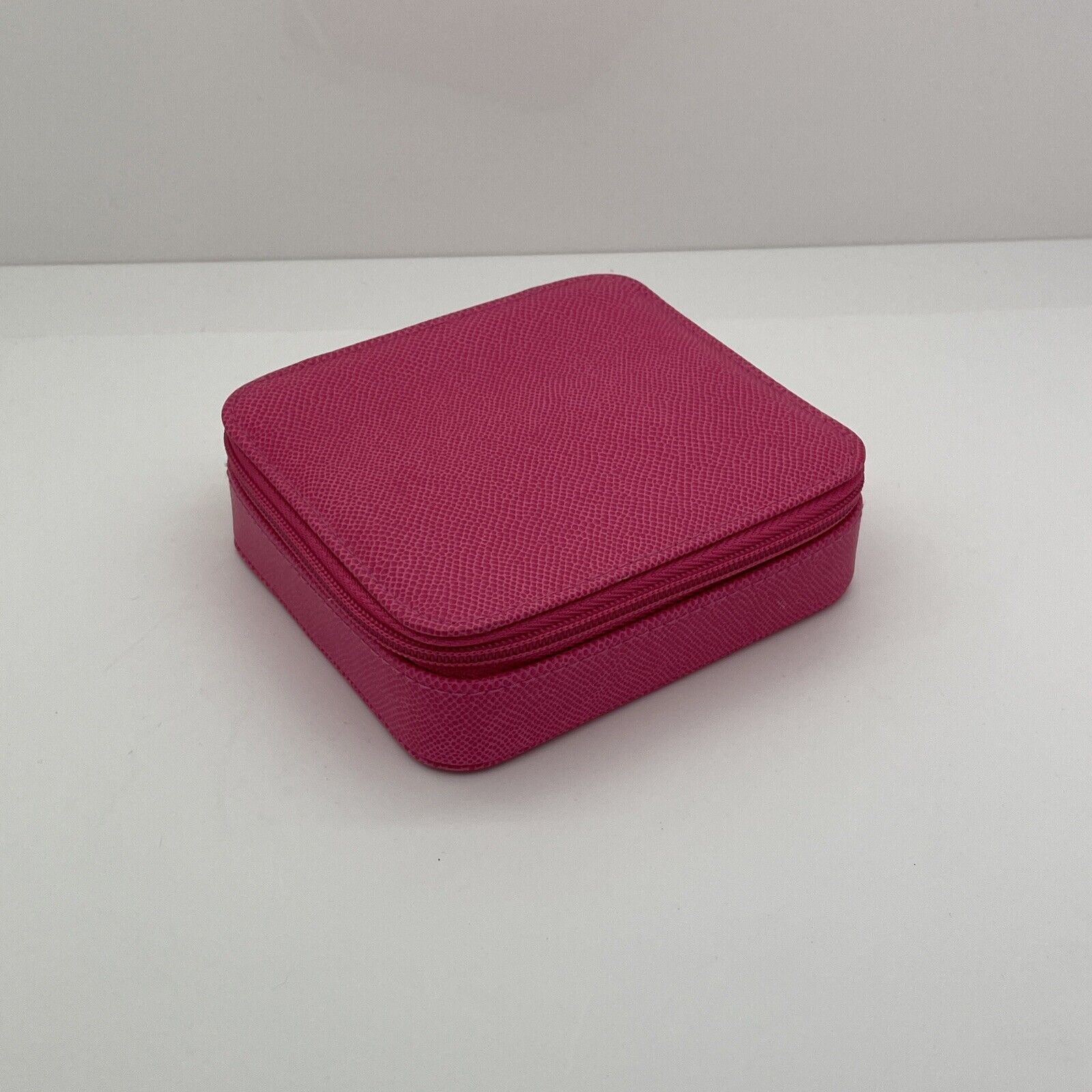 Estée Lauder Small Bag Carry Case Makeup Holder Hot Pink 4.5” x 4” x 1.5” - $6.92