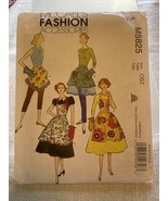 McCall&#39;s 5825 Four Aprons &amp; One Oven Mitt Sewing Pattern UNCUT - £7.74 GBP
