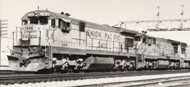Union Pacific Railroad UP #2416 2400 2913 C30-7 Locomotive Train Railway Photo - £7.50 GBP