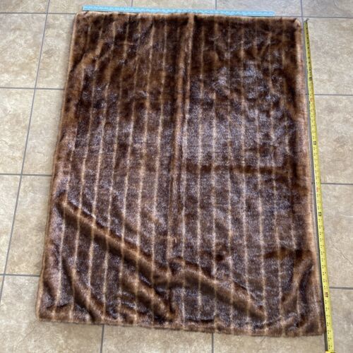 Fake Fur throw blanket Brown Vtg 40”x 53” Real Soft Smoke Free Home Wall Decor - $37.04