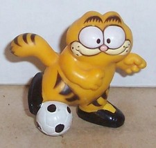 1981 Garfield Playing Soccer PVC Figure VHTF Vintage - £11.56 GBP