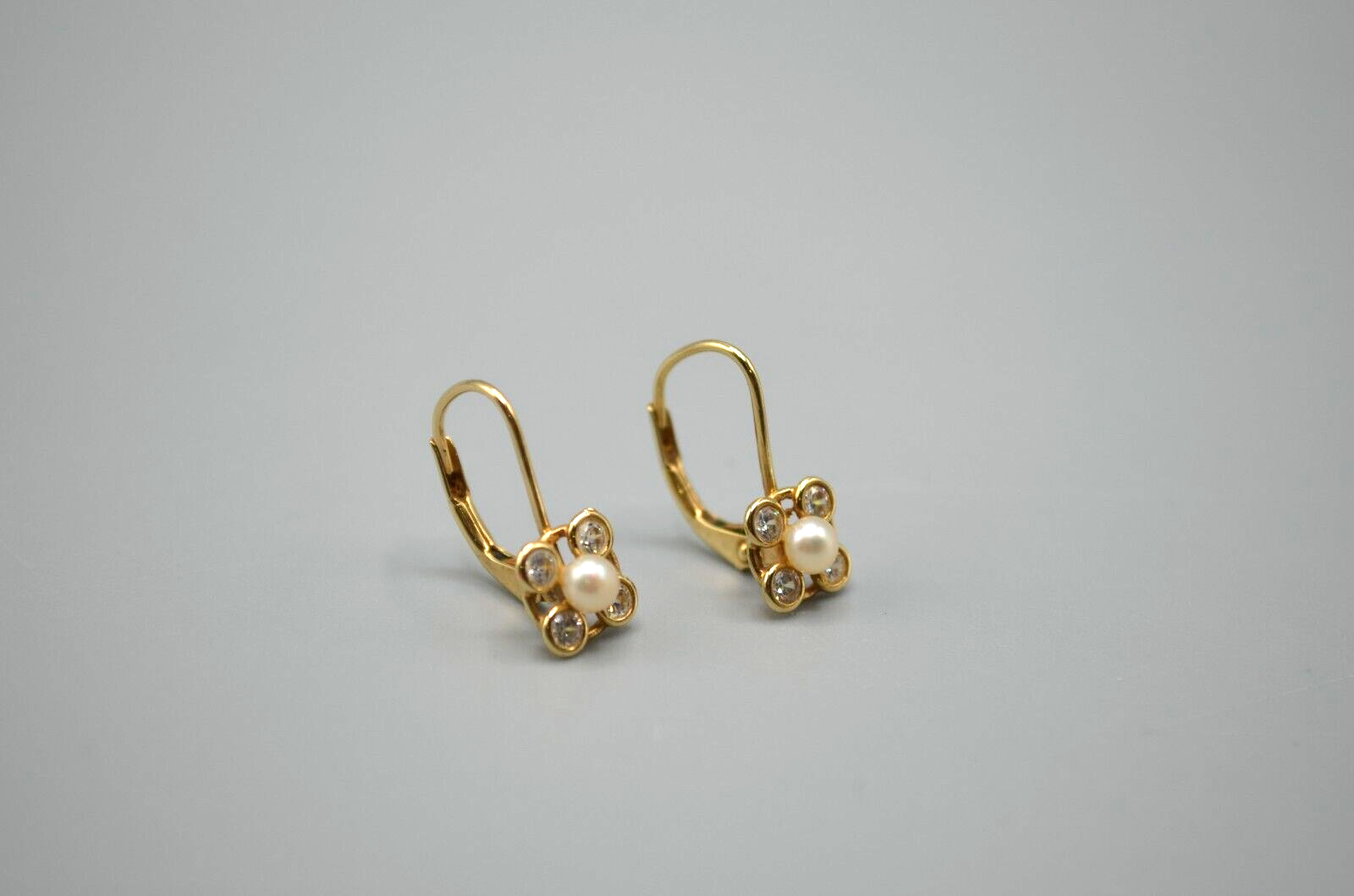 Primary image for Flower Pearl Lever Back Earrings 10K Gold 1.37g B&B Stamp Classy Simple
