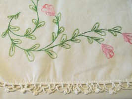 &quot;&quot;PINK FLOWERED VINE- EMBROIDERED TABLE RUNNER, DRESSER SCARF&quot;&quot; - VINTAGE - £7.61 GBP