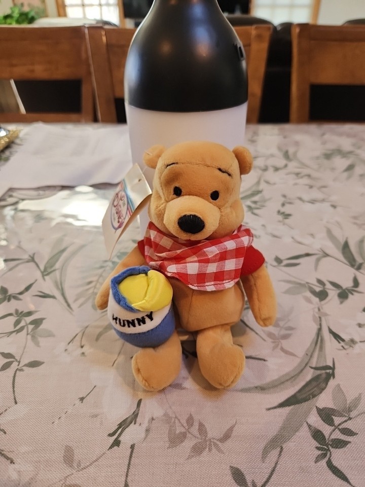 Disney Store Picnic Winnie The  Pooh Mini Bean Bag Beanie 8&quot; New - $9.47