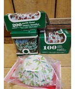 Vintage Lot of Christmas Themed Amscan &amp; CupBakes Cupcake Liners Papers ... - $20.97 CAD