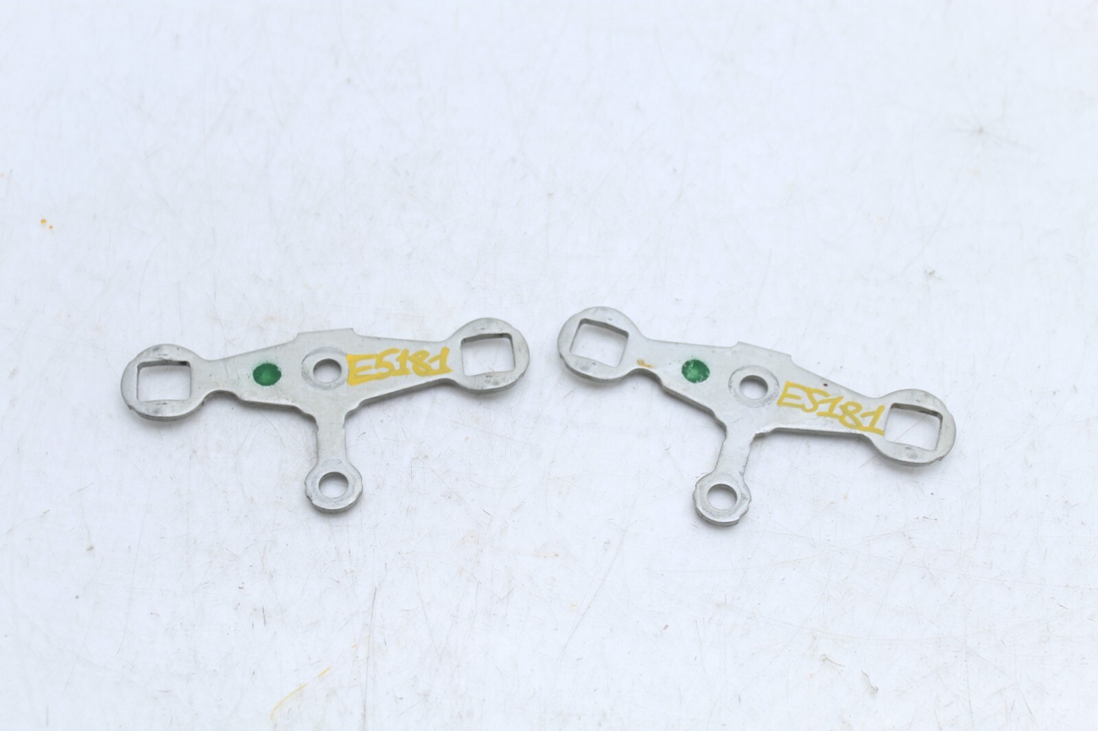 BMW N20B20 13647639994 FUEL INJECTOR BRACKETS PAIR E5181 - $34.36