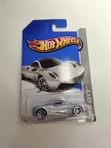 Hot Wheels HW CIty Pagani Huayra 8/250 FAST SHIPPING - $9.89