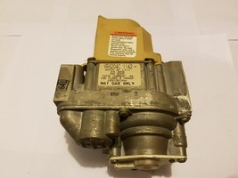 Honeywell furnace gas valve VR8204C 1142 HW510612HW - $40.00