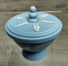 Vintage Child Play Wedgwood STYLE Plastic Miniature Pedestal Lidded Candy Dish - £9.83 GBP