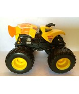 NITRO HORNET HOT WHEELS MONSTER JAM PLASTIC BASE MONSTER TRUCK 1:64 scale - $40.60 CAD